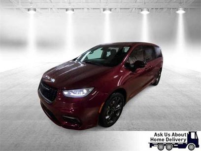 New 2026 Chrysler Pacifica Select