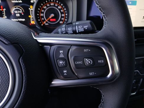New 2026 Jeep Wrangler Unlimited Sahara AWD/4WD image 25