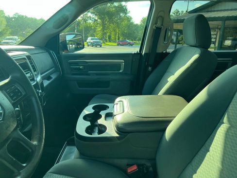 Used 2018 RAM 1500 Classic SLT AWD/4WD image 10