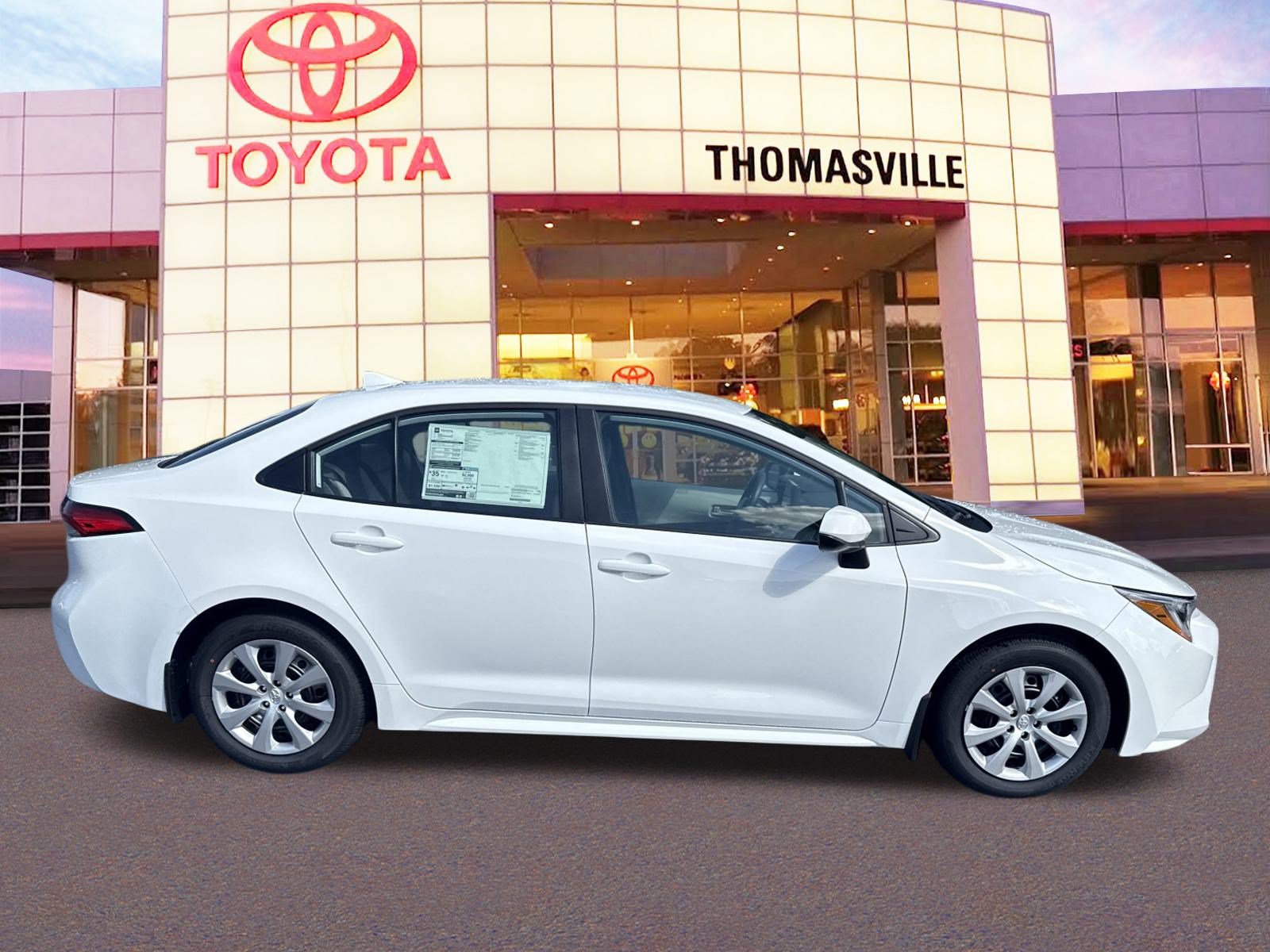 Used 2025 Toyota Corolla LE FWD image 4