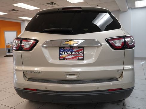 Used 2017 Chevrolet Traverse LT FWD image 10