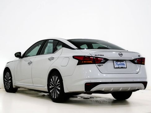 Used 2024 Nissan Altima 2.5 SV image 8
