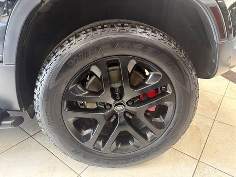 Used 2020 Land Rover Defender 110 HSE AWD/4WD image 14
