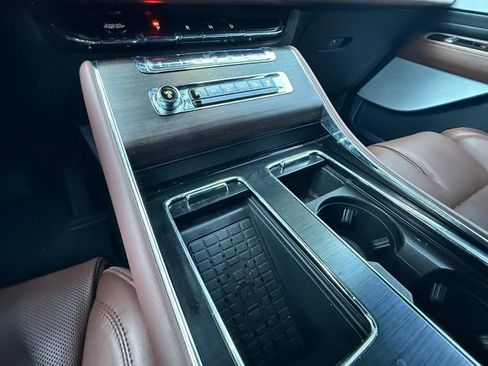 Used 2025 Lincoln Aviator Reserve w/ Equipment Group 201A AWD/4WD image 27