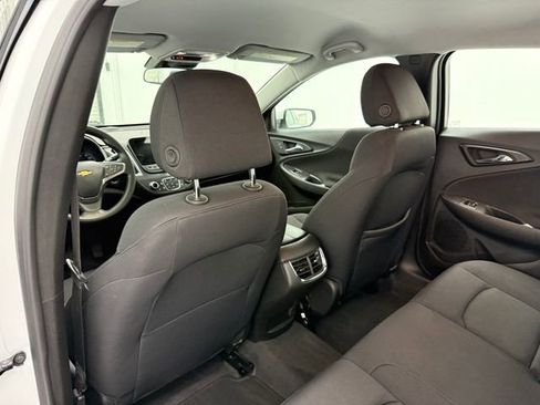 Used 2025 Chevrolet Malibu LT FWD image 31