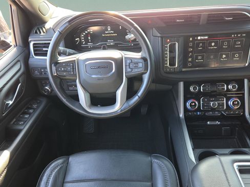 Used 2023 GMC Yukon XL Denali w/ Denali Reserve Package image 13