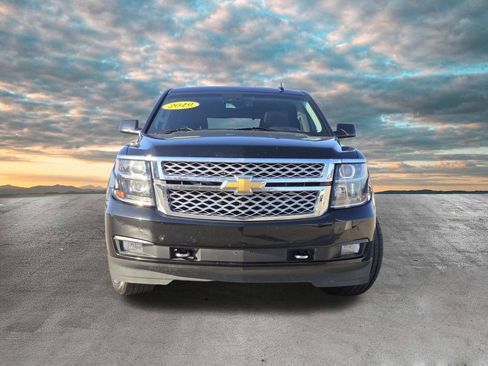 Used 2019 Chevrolet Tahoe LT w/ LT Signature Package image 3