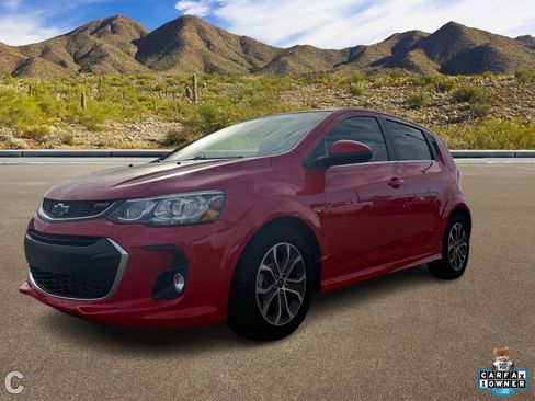Used 2020 Chevrolet Sonic LT w/ Convenience Package image 2