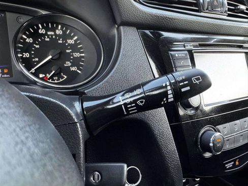 Used 2020 Nissan Rogue S w/ Special Edition Package image 23