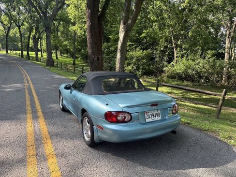 Used 2001 MAZDA MX-5 Miata RWD image 10