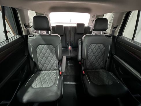 Certified 2025 Volkswagen Atlas SEL Premium R-Line image 27