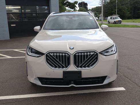 Used 2025 BMW X3 xDrive30i w/ Premium Package AWD/4WD image 3