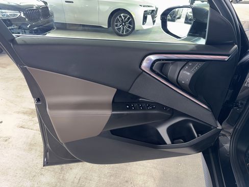 Used 2025 BMW X3 xDrive30i w/ Premium Package image 23