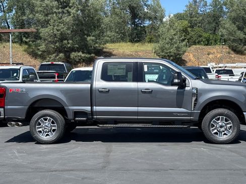 New 2026 Ford F250 4x4 Crew Cab Super Duty image 4