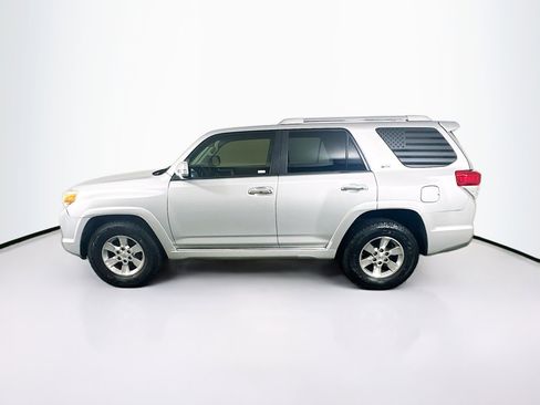 Used 2013 Toyota 4Runner SR5 RWD image 4
