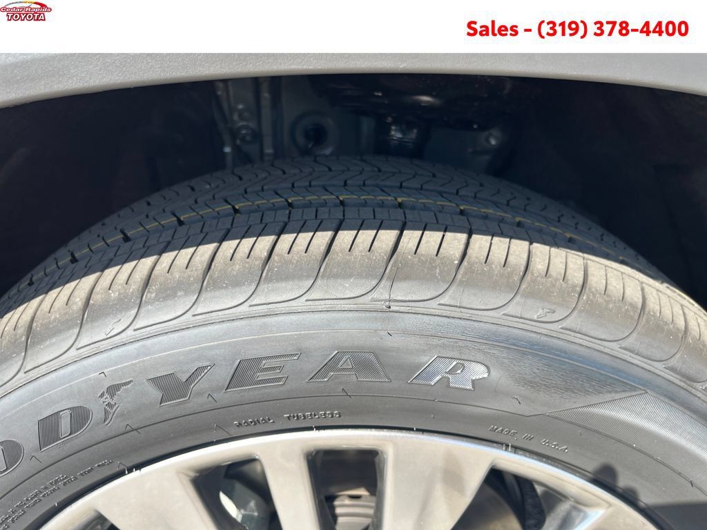 New 2026 Toyota Highlander Platinum AWD/4WD image 11