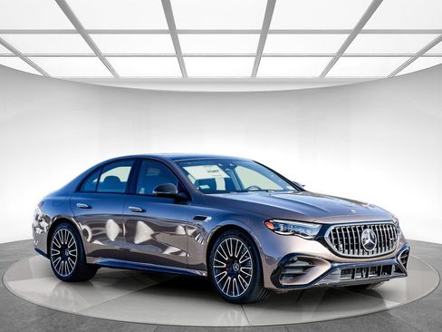 New 2026 Mercedes-Benz E 53 AMG e 4MATIC Sedan image 6