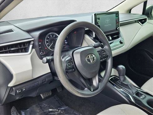 Used 2020 Toyota Corolla LE image 10