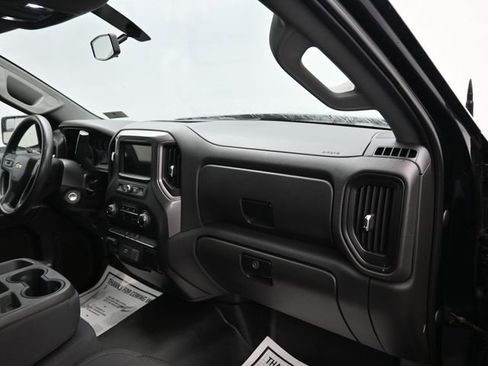 Used 2019 Chevrolet Silverado 1500 Custom w/ Custom Value Package image 8