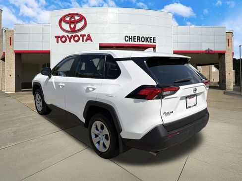 Used 2025 Toyota RAV4 LE FWD image 7