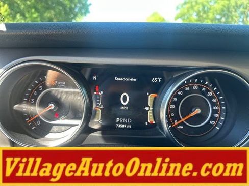 Used 2019 Jeep Wrangler Unlimited Sport w/ Technology Group AWD/4WD image 28