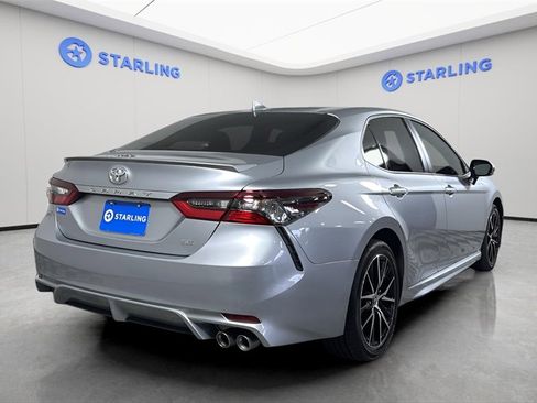 Used 2024 Toyota Camry SE image 8