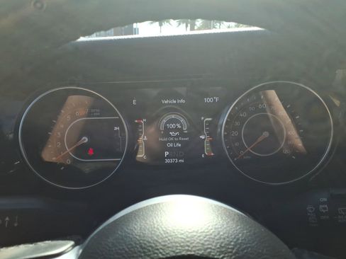 Used 2020 Jeep Wrangler Unlimited Sahara AWD/4WD image 21