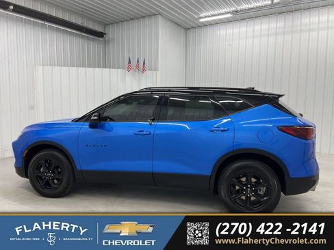 Used 2024 Chevrolet Blazer LT w/ Midnight/Sport Edition FWD image 5
