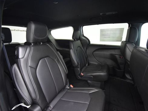 New 2027 Chrysler Pacifica LX FWD image 17