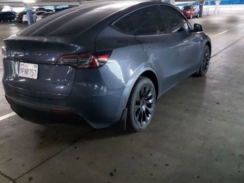Used 2023 Tesla Model Y Long Range AWD/4WD image 4