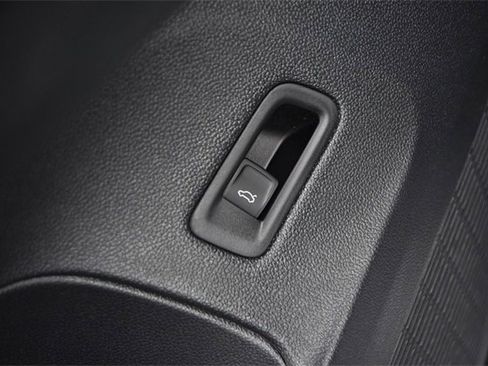 New 2026 Volkswagen Atlas Peak Edition image 9