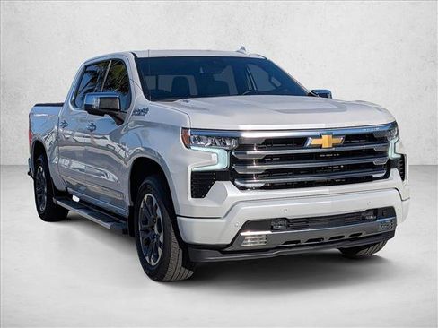 Used 2024 Chevrolet Silverado 1500 High Country image 3