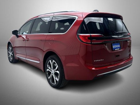 New 2026 Chrysler Pacifica Pinnacle AWD/4WD image 7