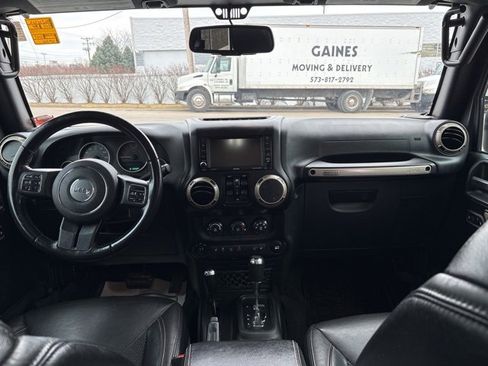 Used 2017 Jeep Wrangler Unlimited Sahara image 17