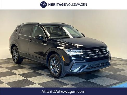 Certified 2023 Volkswagen Tiguan SE w/ Panoramic Sunroof Package FWD image 1