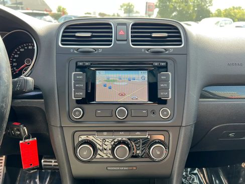 Used 2014 Volkswagen GTI Driver's Edition FWD image 17