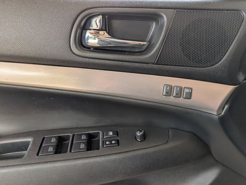 Used 2013 INFINITI G37 Journey w/ Premium Pkg image 16