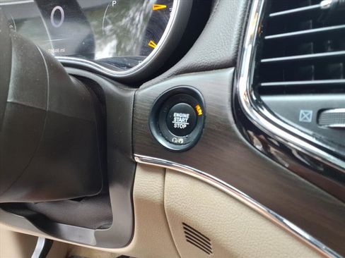 Used 2020 Jeep Grand Cherokee Overland w/ Trailer Tow Group IV image 25