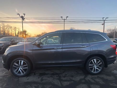 Used 2018 Honda Pilot Touring image 7