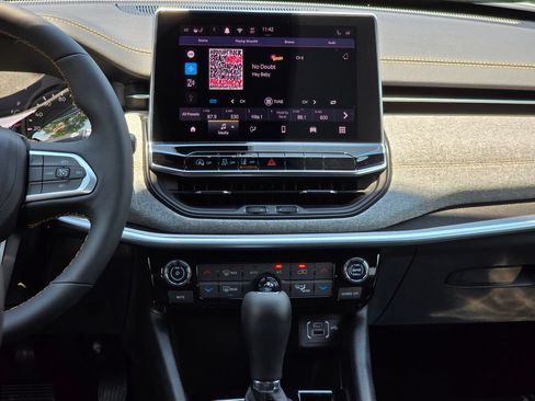 New 2026 Jeep Compass Latitude AWD/4WD image 30