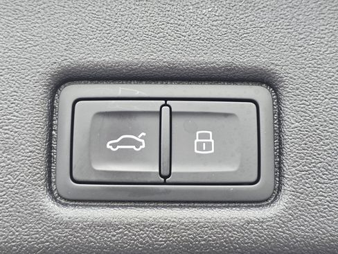 Certified 2025 Audi SQ5 Prestige w/ Prestige Package image 17