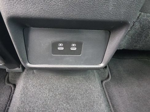 Certified 2025 Nissan Rogue SV FWD image 32