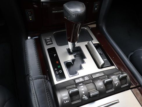 Used 2015 Lexus LX 570 4WD image 70