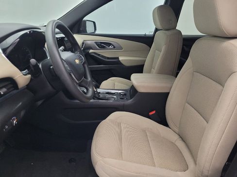 Used 2023 Chevrolet Traverse LS image 17