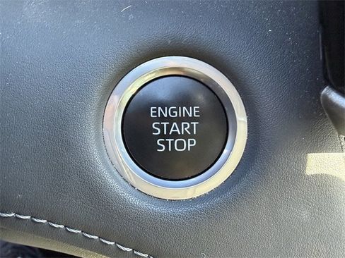 Certified 2024 Toyota Highlander XLE image 21