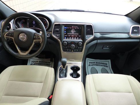 Used 2016 Jeep Grand Cherokee Laredo 75th Anniversary image 52