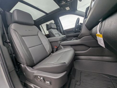 New 2026 GMC Yukon XL Denali w/ Denali Reserve Package image 14