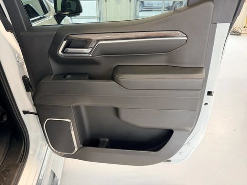 Used 2023 Chevrolet Silverado 1500 LTZ AWD/4WD image 22