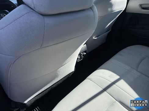 Used 2022 Toyota Corolla Cross L image 25