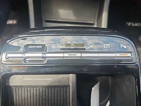Certified 2025 Hyundai Tucson Limited FWD image 22